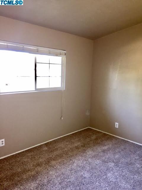 1117 N Enos St, Visalia, CA 93292 photo 5