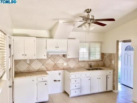 1117 N Enos St, Visalia, CA 93292 photo 3