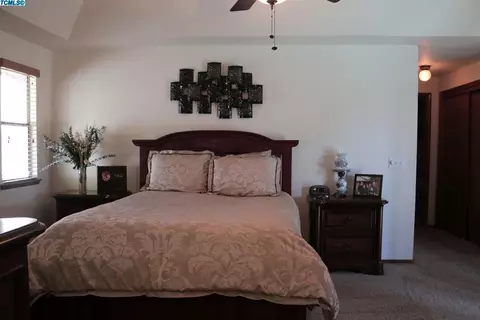 1949 E Paradise Ave, Visalia, CA 93292 photo 15