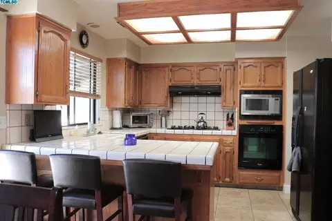 1949 E Paradise Ave, Visalia, CA 93292 photo 6