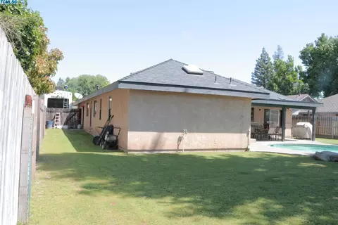 1949 E Paradise Ave, Visalia, CA 93292 photo 23