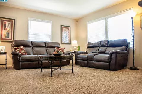 805 E Laurel Ave, Visalia, CA 93292 photo 10