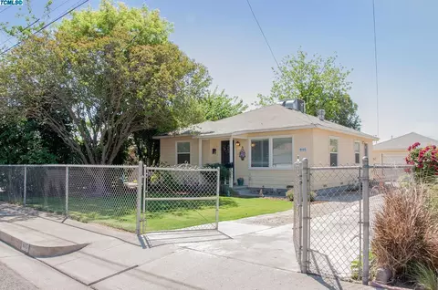 805 E Laurel Ave, Visalia, CA 93292 photo 2
