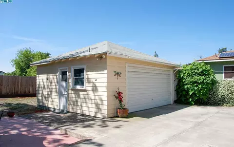 805 E Laurel Ave, Visalia, CA 93292 photo 30