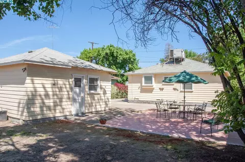 805 E Laurel Ave, Visalia, CA 93292 photo 28