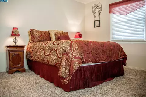 805 E Laurel Ave, Visalia, CA 93292 photo 22