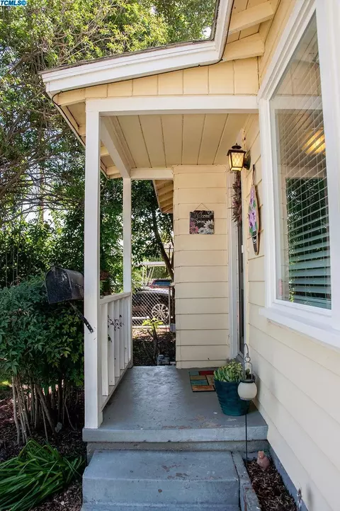 805 E Laurel Ave, Visalia, CA 93292 photo 7