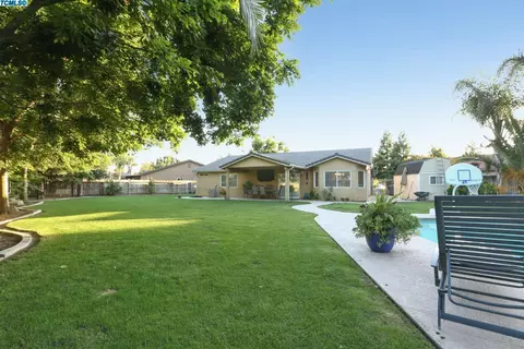 2836 E Seeger Ct, Visalia, CA 93292 photo 25