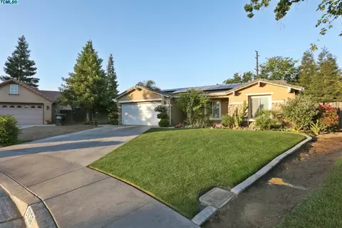 2836 E Seeger Ct, Visalia, CA 93292 photo 2