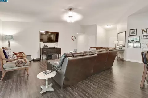 2836 E Seeger Ct, Visalia, CA 93292 photo 11