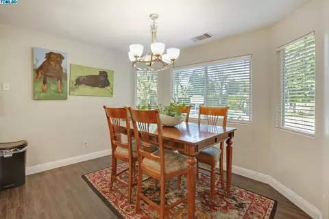 2836 E Seeger Ct, Visalia, CA 93292 photo 9
