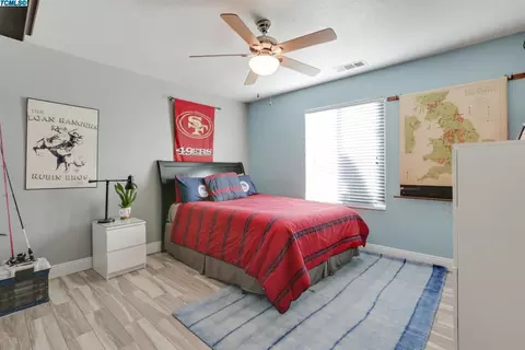 2836 E Seeger Ct, Visalia, CA 93292 photo 14