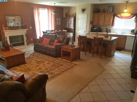 4337 E Westcott Ave, Visalia, CA 93292 photo 7