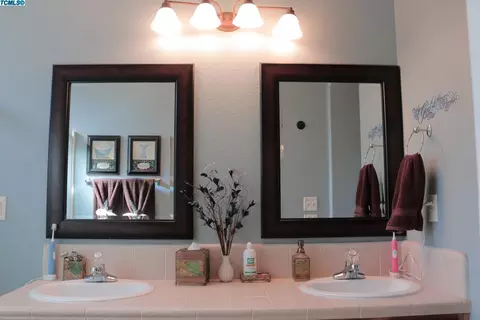 4337 E Westcott Ave, Visalia, CA 93292 photo 17