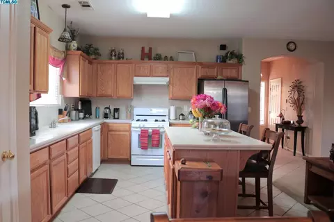 4337 E Westcott Ave, Visalia, CA 93292 photo 8