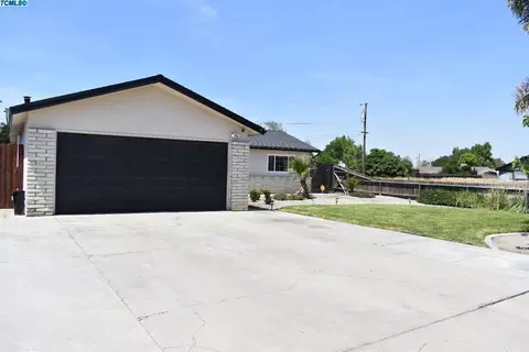 1700 Chase Ave, Corcoran, CA 93212 photo 2
