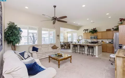 3637 Lincoln Ave, Clovis, CA 93619 photo 2