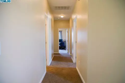 403 E Riverbend Ct, Visalia, CA 93291 photo 15