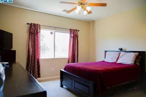 403 E Riverbend Ct, Visalia, CA 93291 photo 21