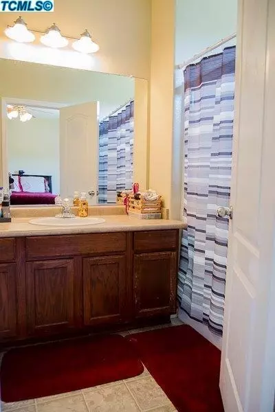 403 E Riverbend Ct, Visalia, CA 93291 photo 22
