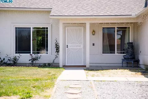 403 E Riverbend Ct, Visalia, CA 93291 photo 1