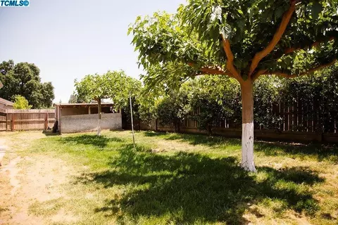 403 E Riverbend Ct, Visalia, CA 93291 photo 23