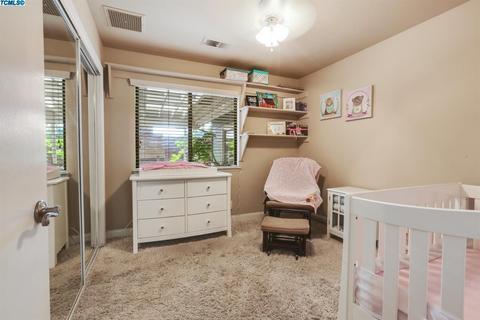 2121 E Iris Ave, Visalia, CA 93292 photo 19