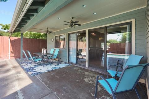2121 E Iris Ave, Visalia, CA 93292 photo 14