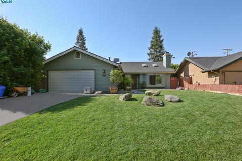 2121 E Iris Ave, Visalia, CA 93292 photo 1