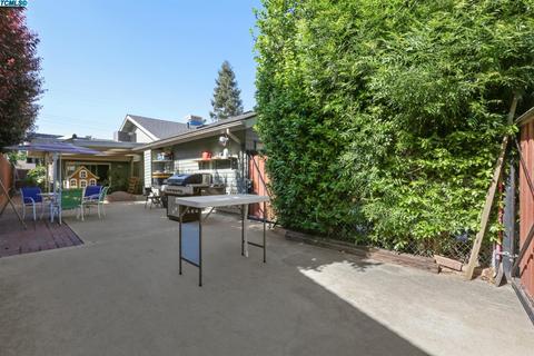 2121 E Iris Ave, Visalia, CA 93292 photo 15