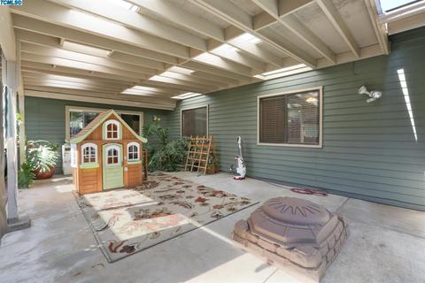 2121 E Iris Ave, Visalia, CA 93292 photo 24