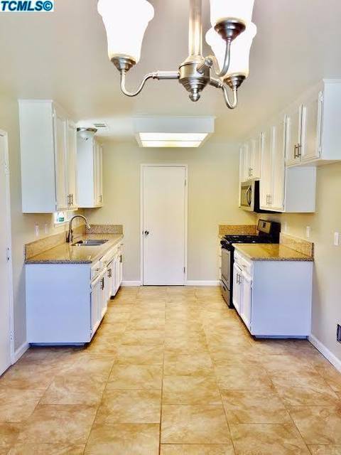 1048 Chester Ave, Corcoran, CA 93212 photo 2