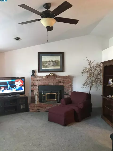 1418 E Prospect Ave, Visalia, CA 93292 photo 5