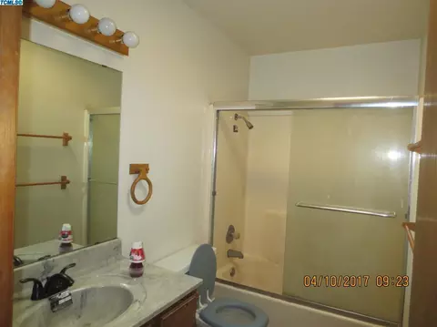 1431 E Ferguson Ct, Visalia, CA 93292 photo 11