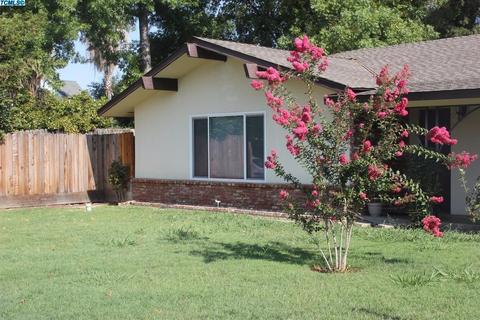 1991 Sierra Ave, Clovis, CA 93611 photo 2
