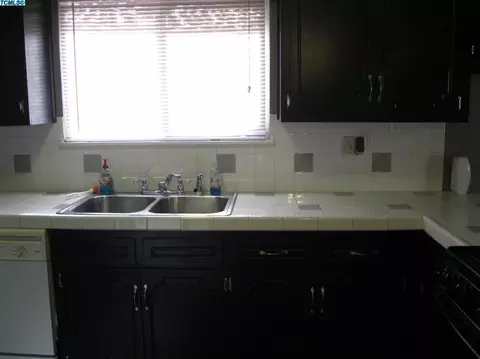 2024 E Alpine Ave, Tulare, CA 93274 photo 5
