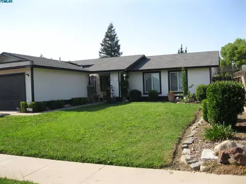 2024 E Alpine Ave, Tulare, CA 93274 photo 1