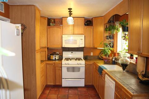 908 E Cypress Ave, Visalia, CA 93292 photo 9