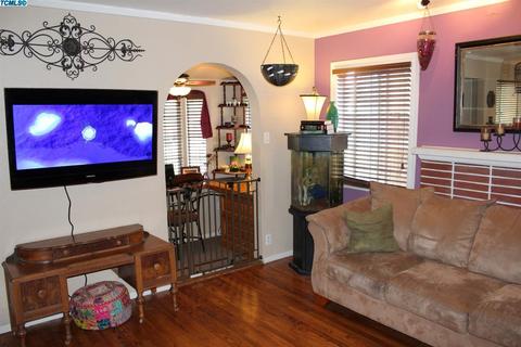 908 E Cypress Ave, Visalia, CA 93292 photo 5