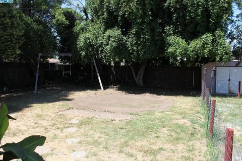 908 E Cypress Ave, Visalia, CA 93292 photo 16