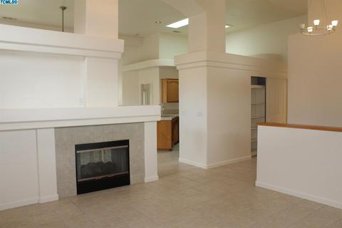 1232 E Copper Ct, Visalia, CA 93292 photo 12