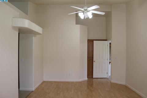 1232 E Copper Ct, Visalia, CA 93292 photo 21