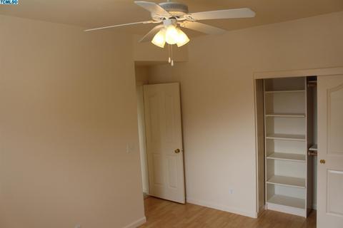 1232 E Copper Ct, Visalia, CA 93292 photo 19