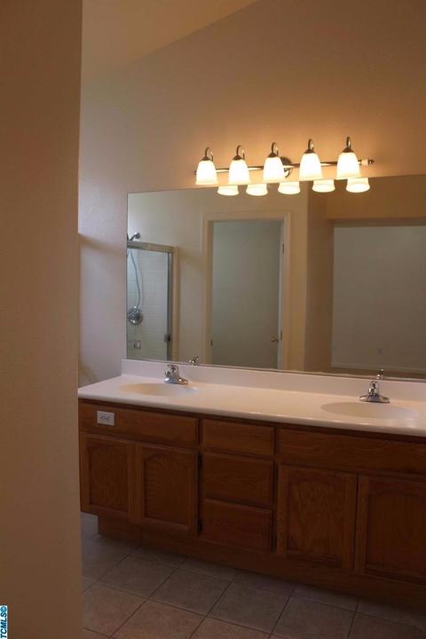 1232 E Copper Ct, Visalia, CA 93292 photo 23