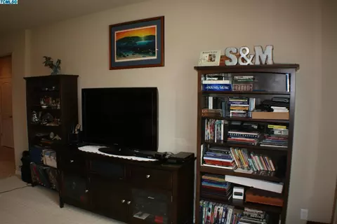 888 Legend Dr, Lemoore, CA 93245 photo 13