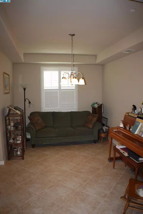 888 Legend Dr, Lemoore, CA 93245 photo 15