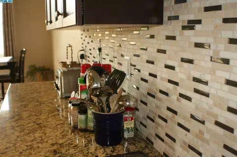 888 Legend Dr, Lemoore, CA 93245 photo 7