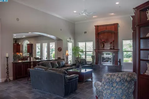 3421 E Cross Ave, Tulare, CA 93274 photo 13