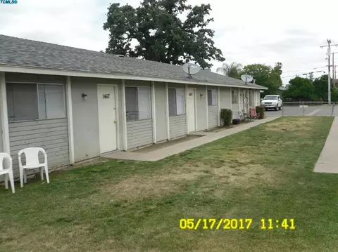 1613 E Douglas Ave, Visalia, CA 93292 photo 1