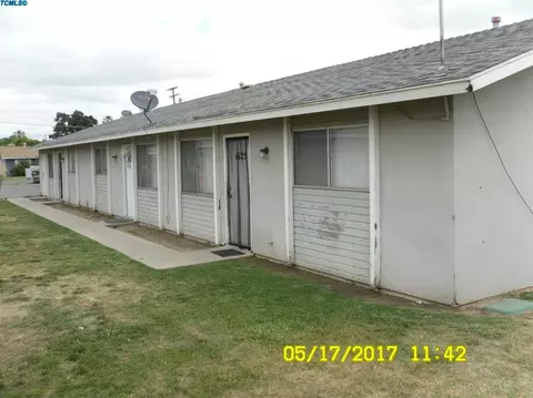 1621 E Douglas Ave, Visalia, CA 93292 photo 2